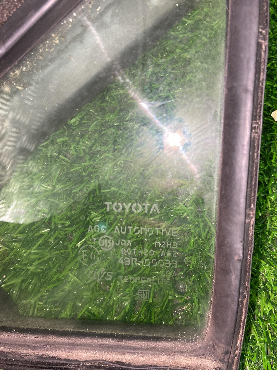 2011 - 2021 Toyota Aqua Left Front Quarter Door Glass M2H3