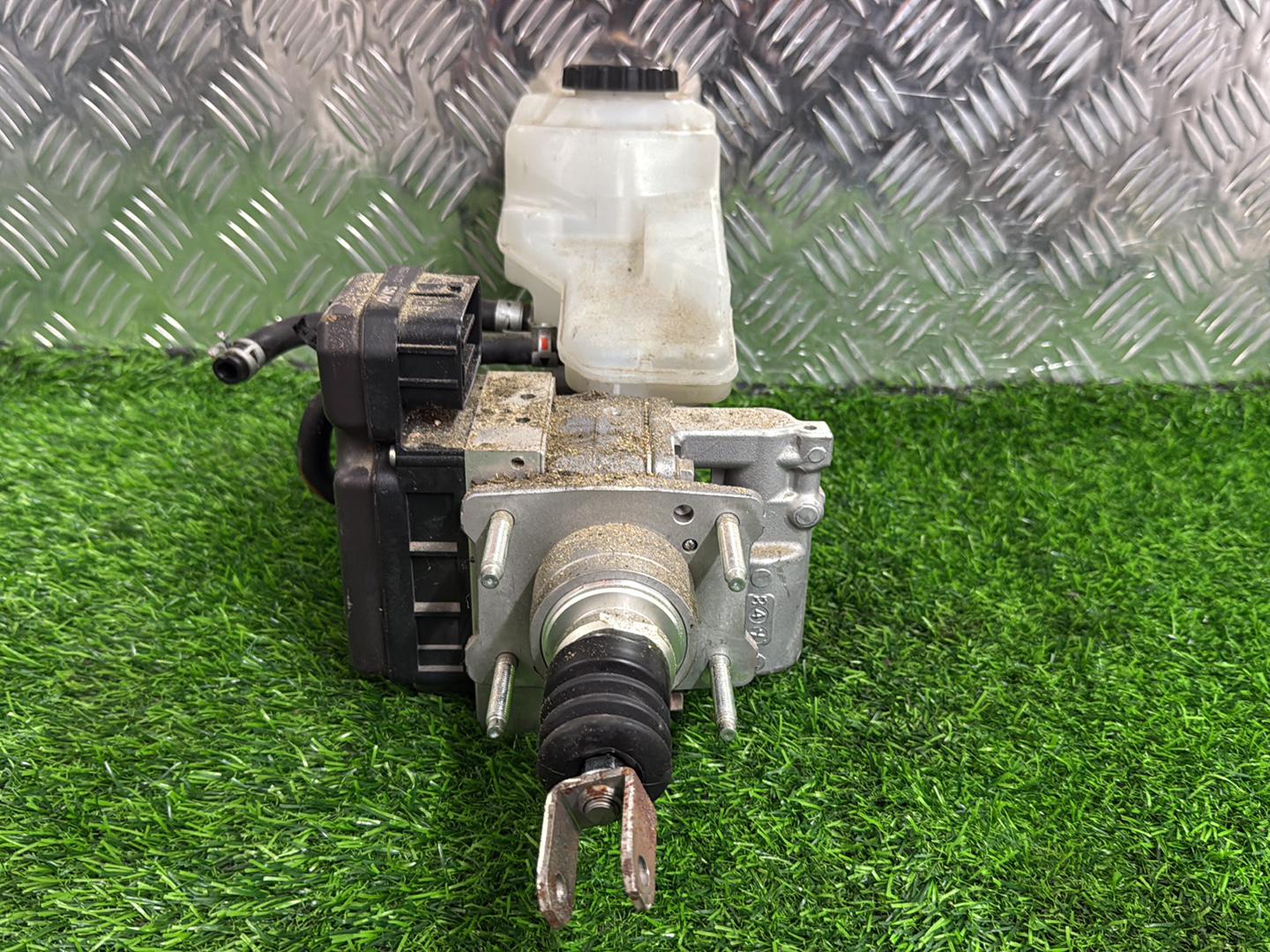 Toyota Corolla ABS Pump/Modulator 47210-12530