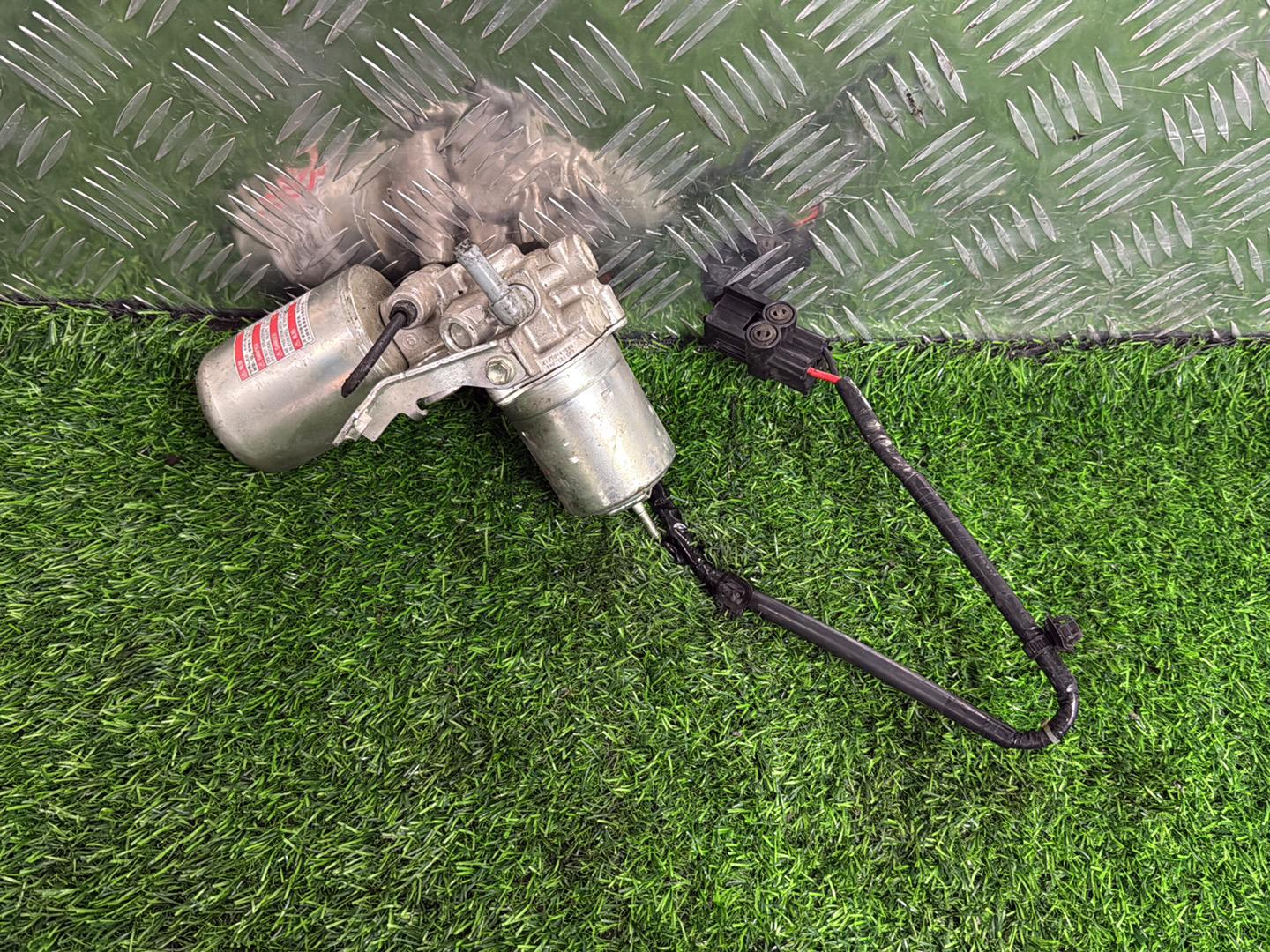 2015 - 2019 Toyota Prius Brake Booster Pump 47070-47080