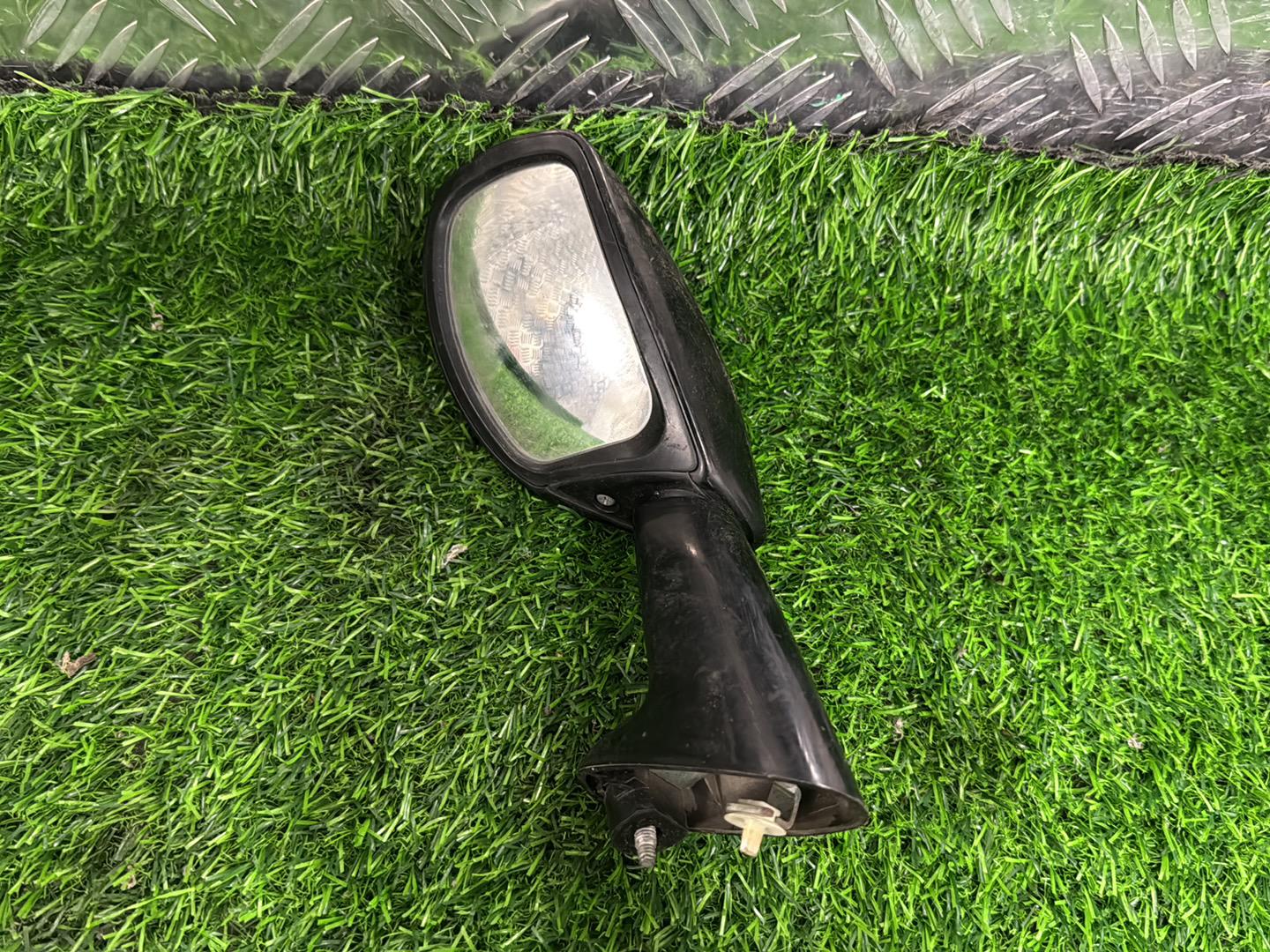 2001 - 2007 Toyota Voxy Left Front Guard Mirror