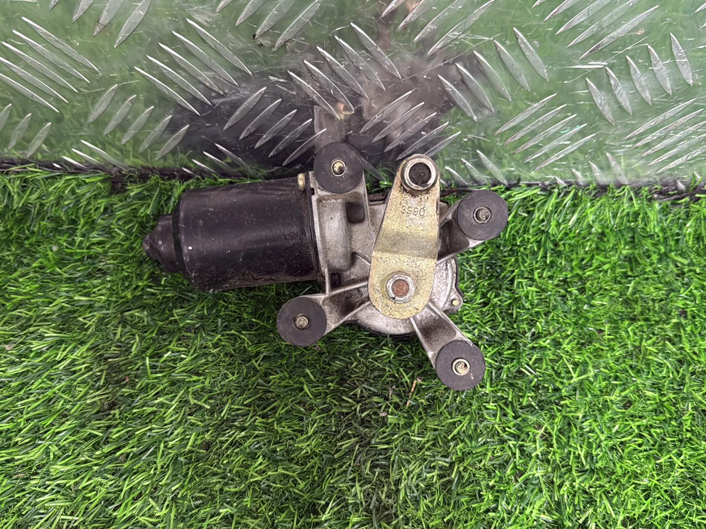 1996 - 1999 Toyota Hiace Front Wiper Motor 85110-26070