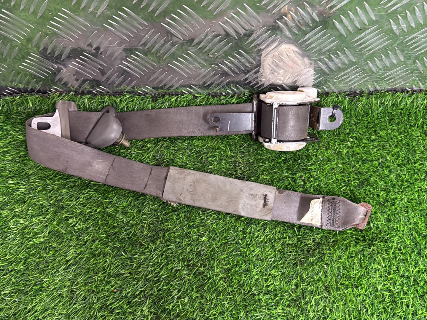1998 - 2006 Ford Courier Left Front Seat Belt TTC-522-AT004