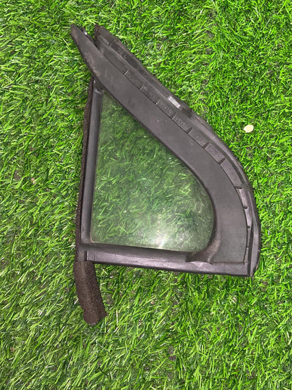 2011 - 2021 Toyota Aqua Left Front Quarter Door Glass M2H3