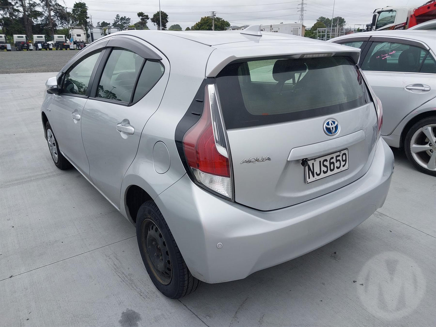 2015 Toyota Aqua 1NZ-1LM-R282964 WRECKING FOR PARTS ONLY