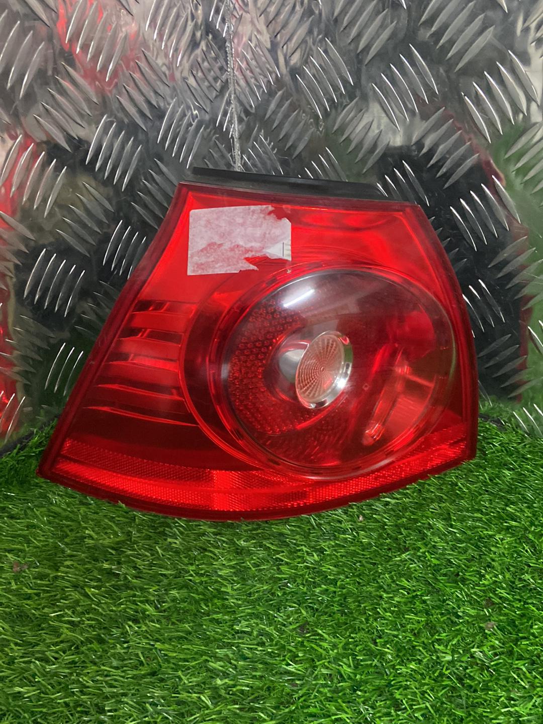 2004 - 2009 Volkswagen Golf Left Taillight 1K6945095E / 1K6945075N