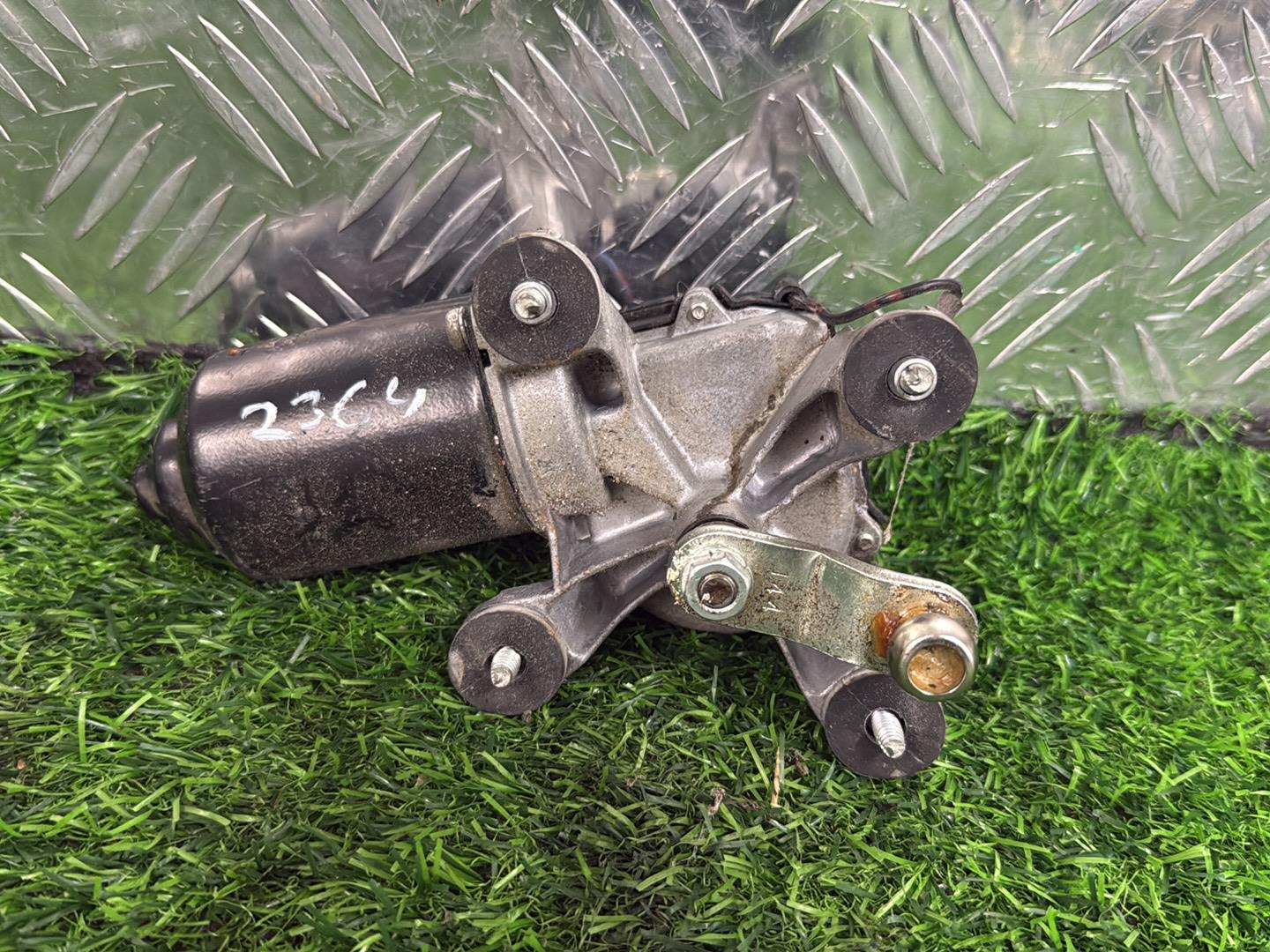 1990 - 2012 Mitsubishi L300 Front Wiper Motor MB488024