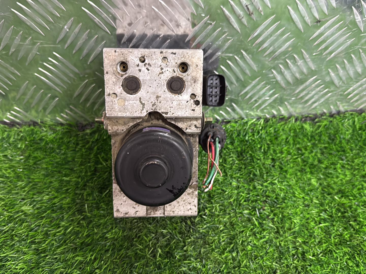 1999 - 2004 Toyota Dyna ABS Pump/Modulator 44540-37010
