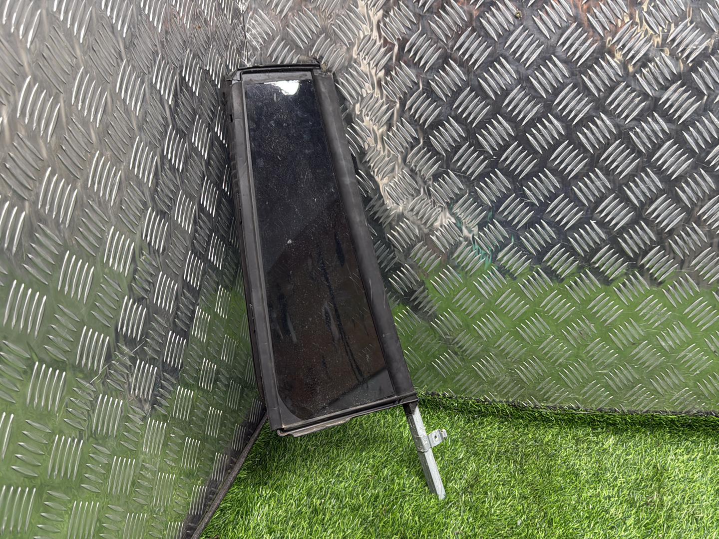 Land Rover Discovery Left Rear Quarter Door Glass M3239 Tint