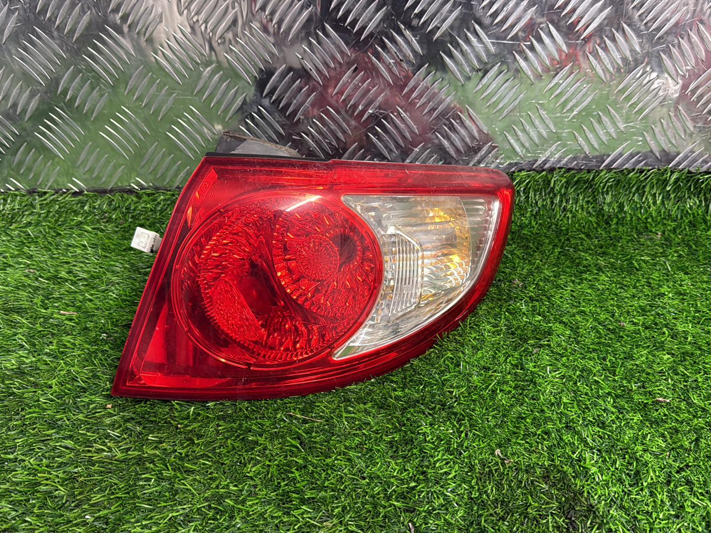 2005 - 2012 Hyundai Santa Fe Right Taillight 92402-2B0 R