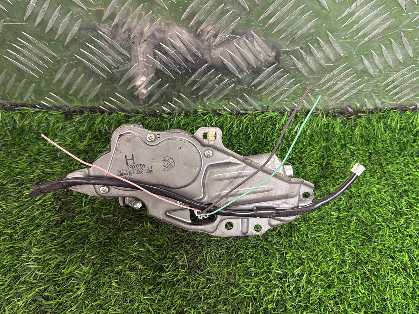 2004 - 2019 Toyota Hiace Rear Wiper Motor 85130-26121