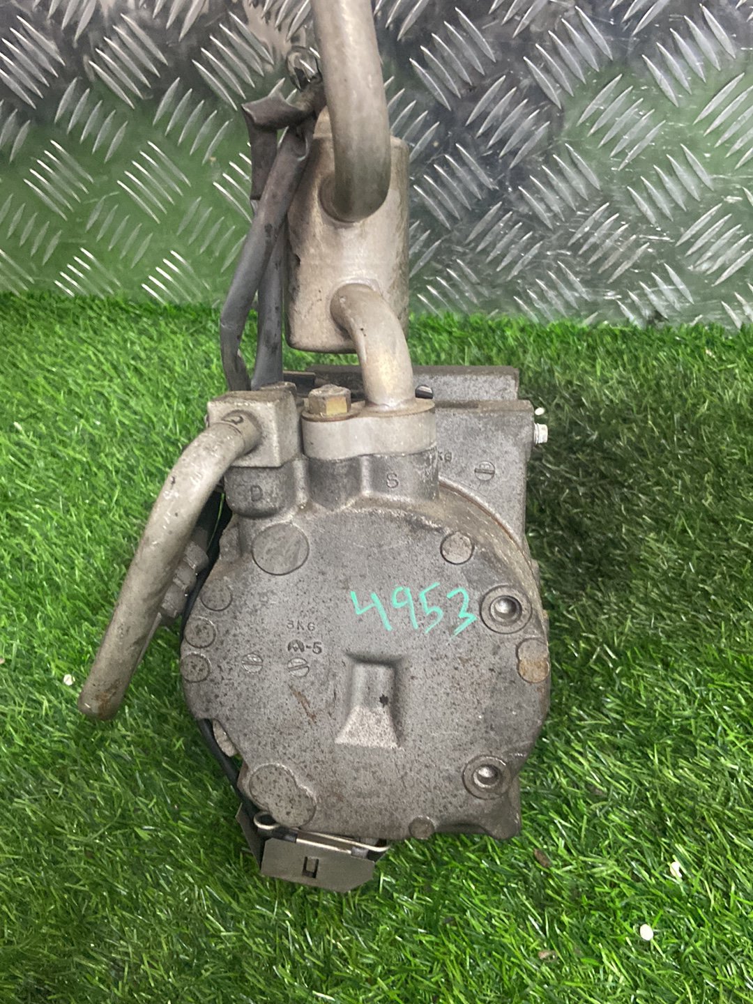 Nissan X-Trail A/C Compressor 926006N210