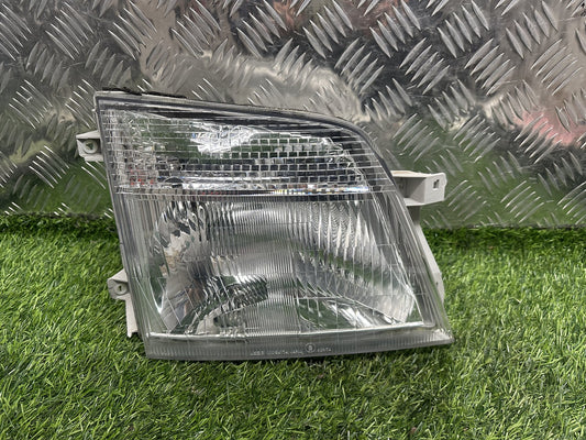 2001-2005 Nissan Caravan E25- Right Headlight PN: KOITO 100-24774