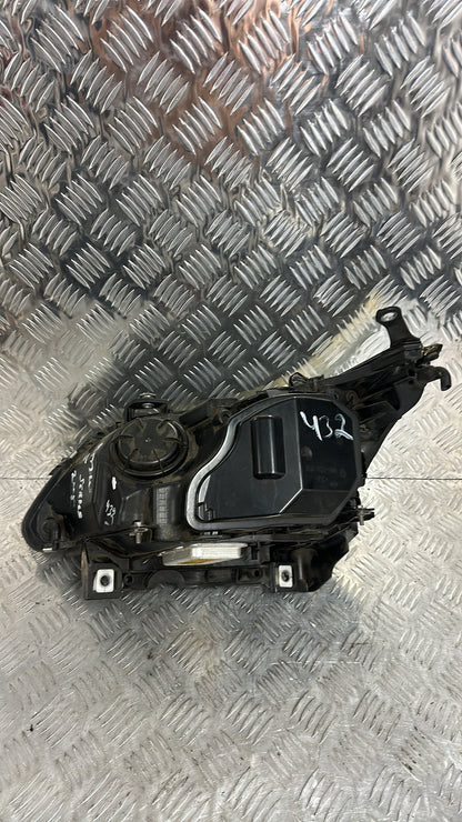 2004-2007 BMW 530xi- Right Headlight PN: 158 762-00