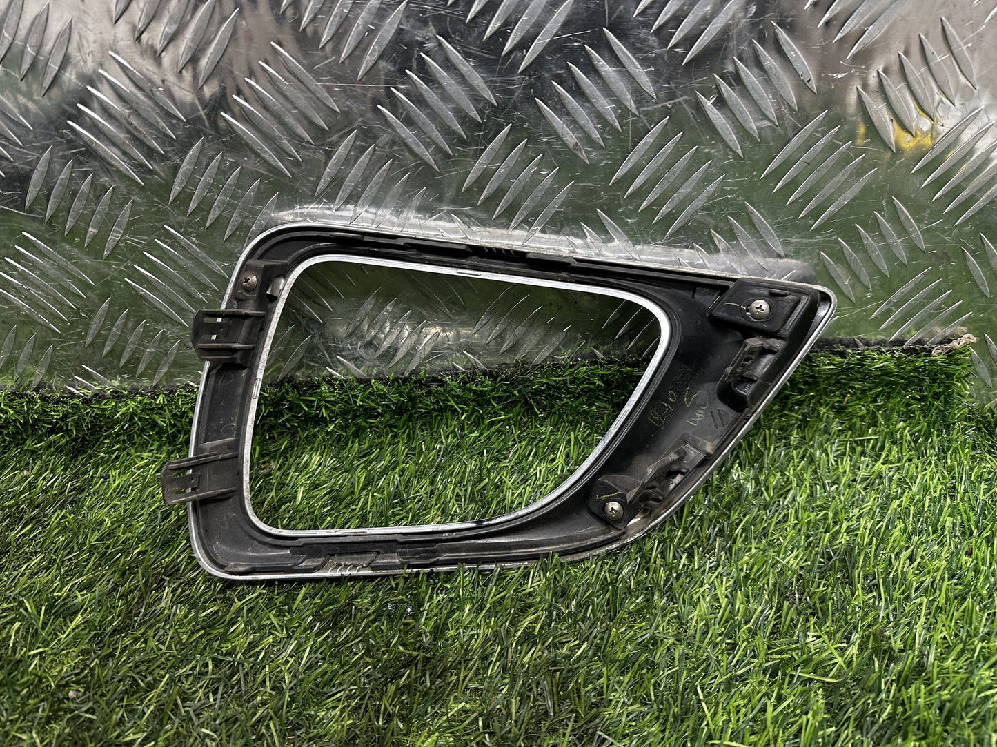 2015-2019 Nissan NP300 Navara D23 - Left Bumper Foglight Surround PN: 62257 4JAOA