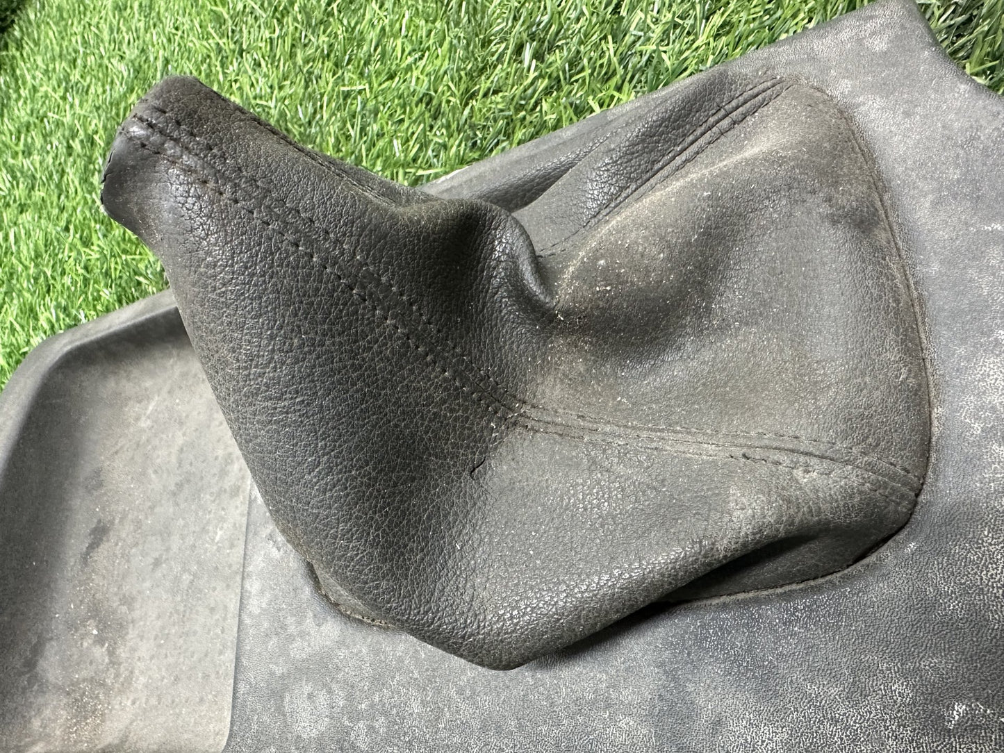2004-2015 Nissan Navara D40- Gearshift Trim PN: 96935_EB406 (SPANISH)