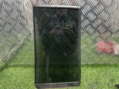1999-2006 Mitsubishi Pajero V7*W- Right Rear Quarter Door Glass PN: M2L3