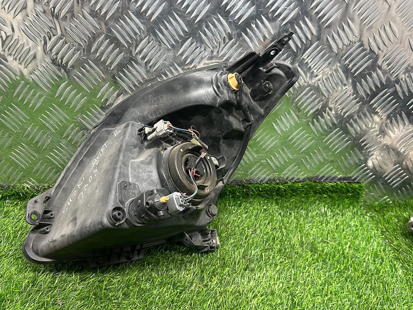2004 - 2010 Suzuki Swift Right Headlight P4432R