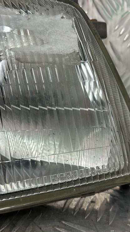 1997-2002 Toyota Hiace Right Headlight ICHIKOH 26-70
