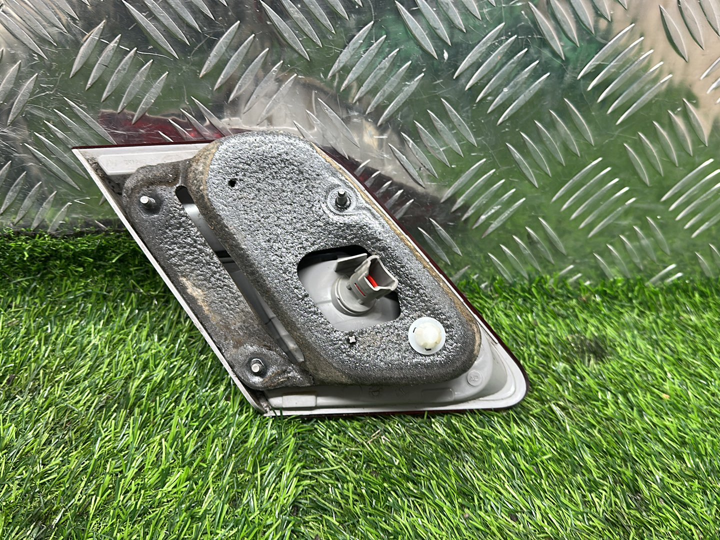 2006-2011 Toyota Camry V40 - Right Tailgate Garnish PN: HELLA 06-190