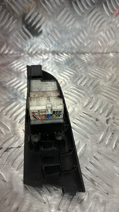Nissan Caravan Master Power Window Switch