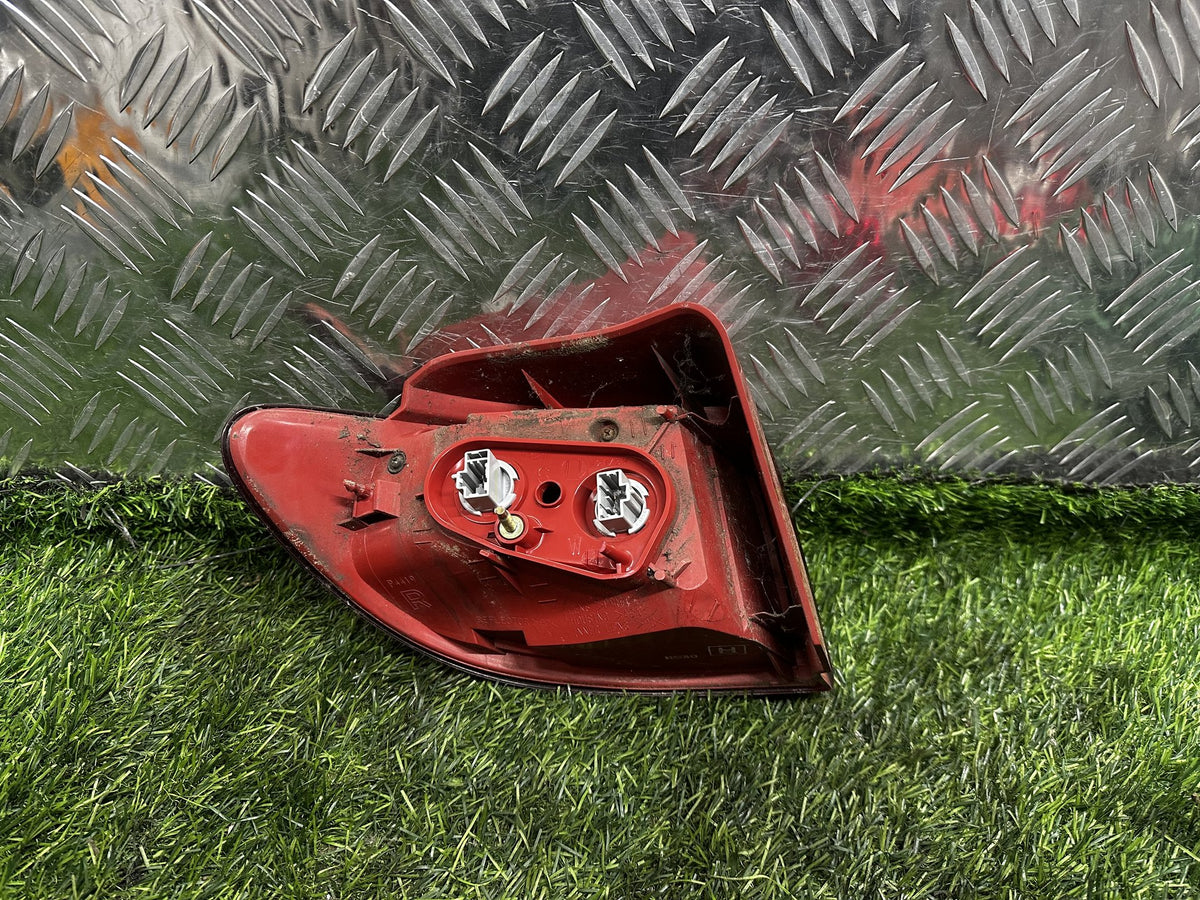 2002-2007 Mazda Demio DY - Right Taillight PN: STANLEY P4419