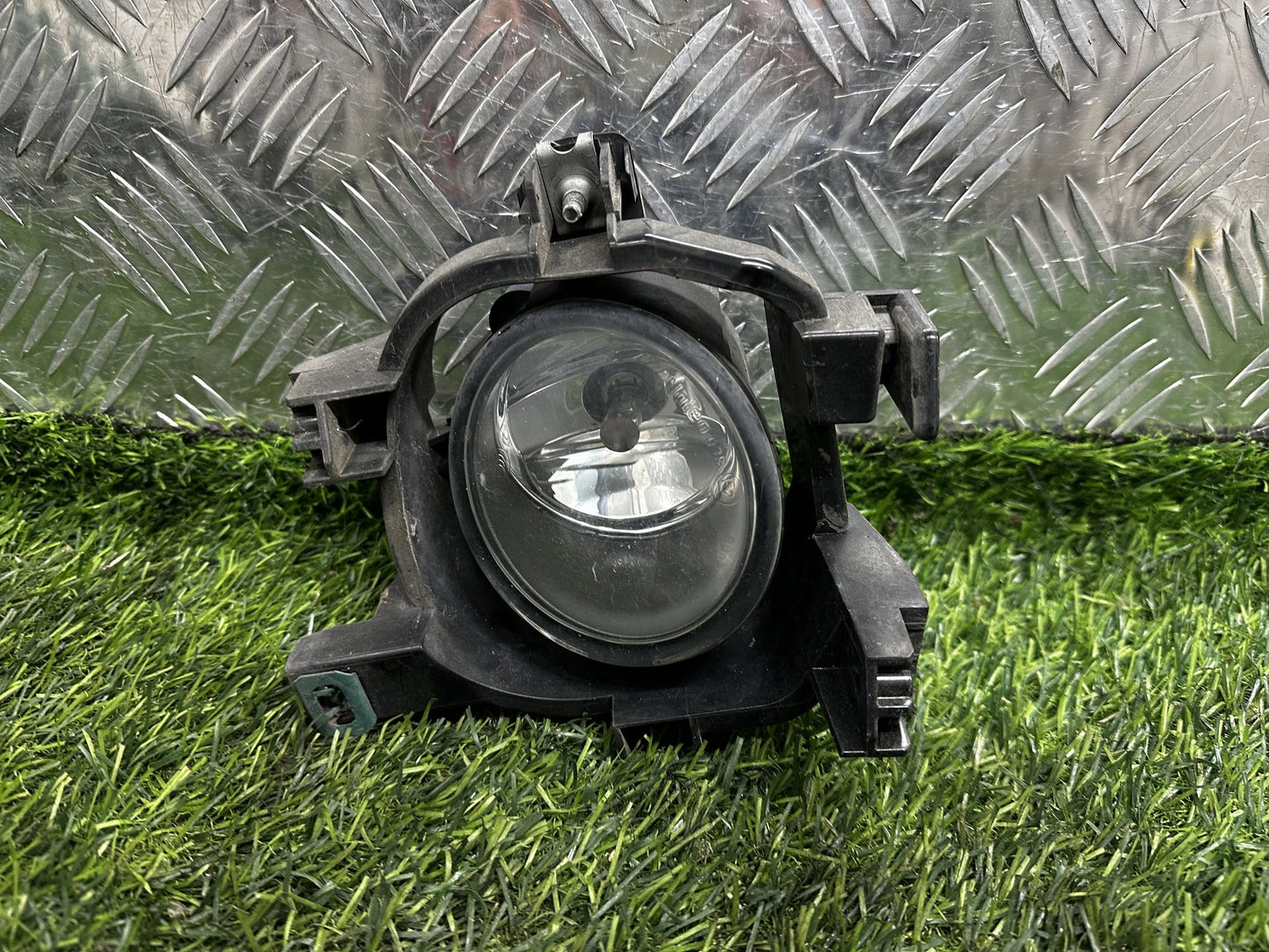 2015-2019 Nissan NP300 Navara D23 - Right Fog Light PN: 89210438