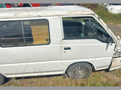 2005 Mitsubishi L300 4G63 LM2811 WRECKING FOR PARTS ONLY