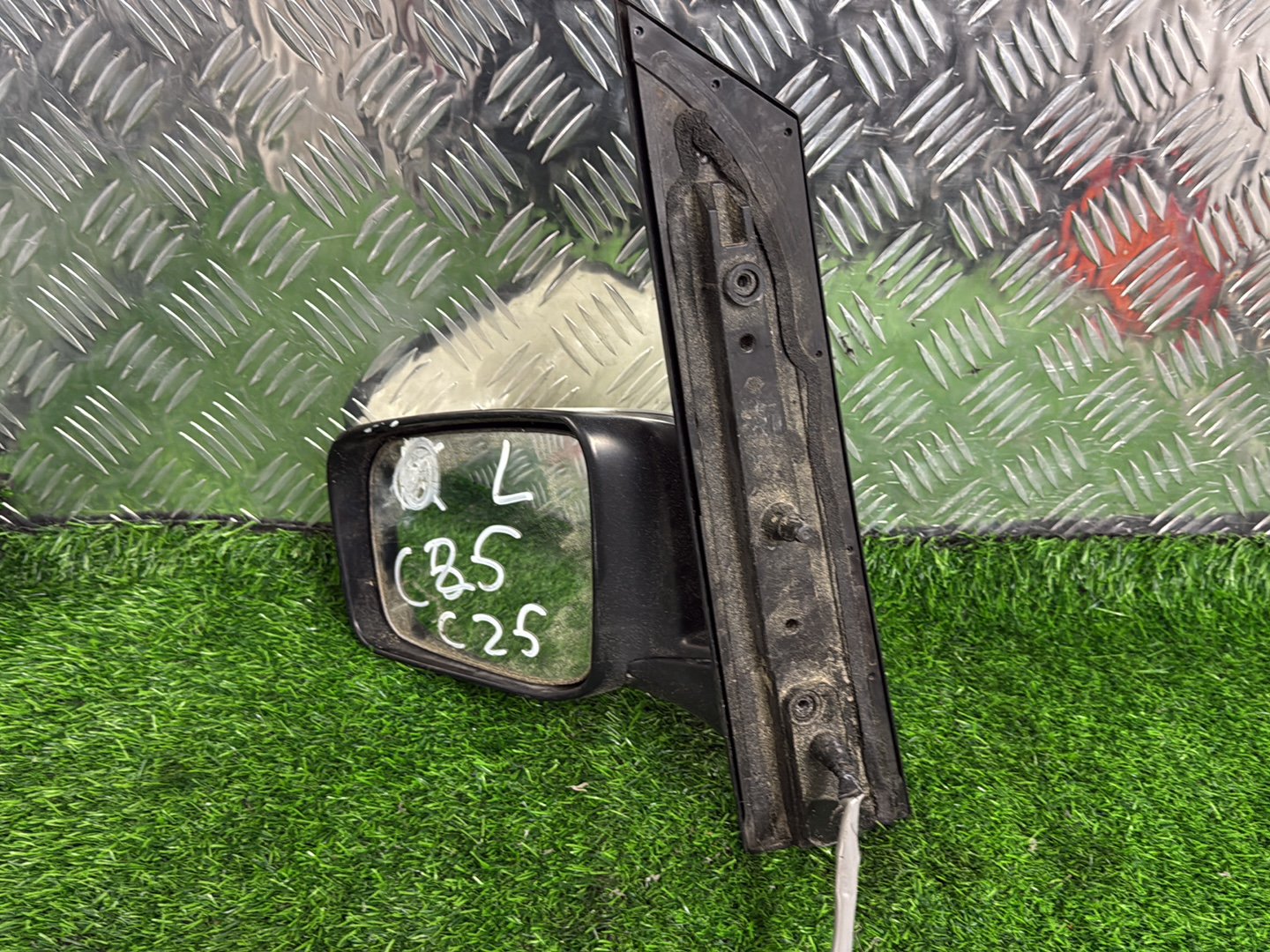 2005 - 2010 Nissan Serena Left Door Mirror 5 Wire