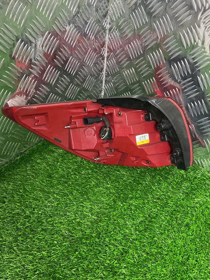 2010 - 2015 Kia Sportage Right Taillight 92402-3W0