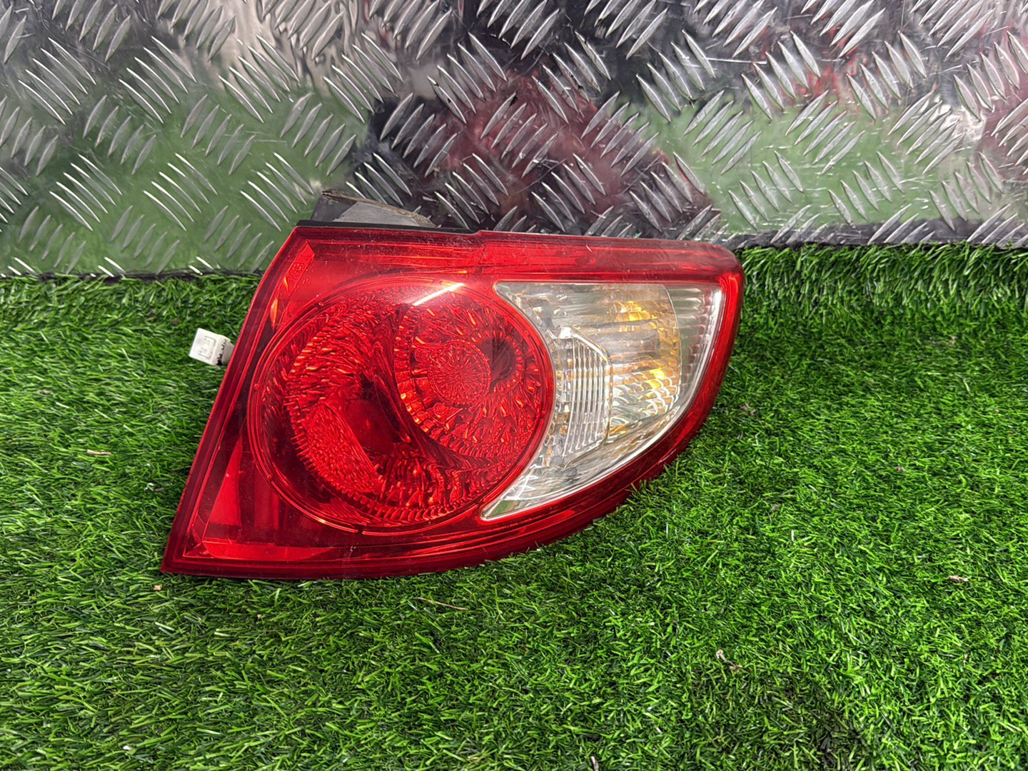 2005 - 2012 Hyundai Santa Fe Right Taillight 92402-2B0 R