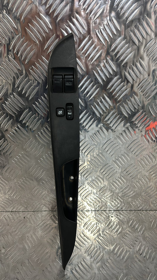 Toyota Hiace- Master Power Window Switch PN: 84020-26201