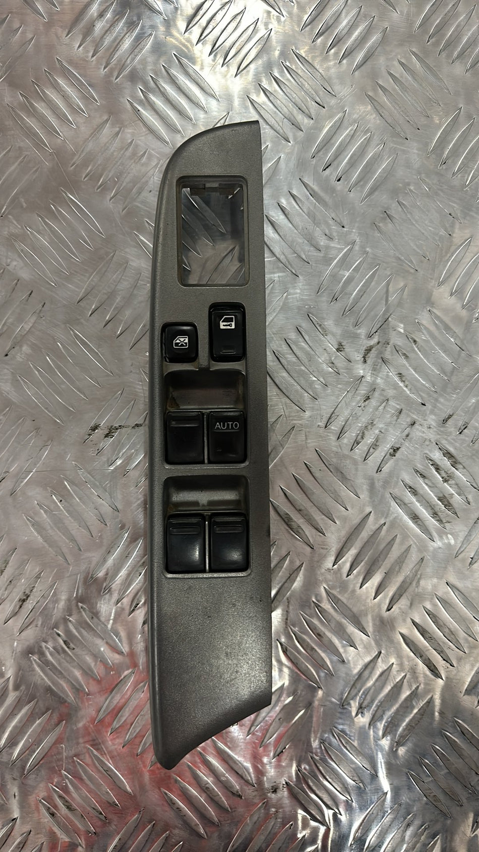 Nissan Navara Master Power Window Switch