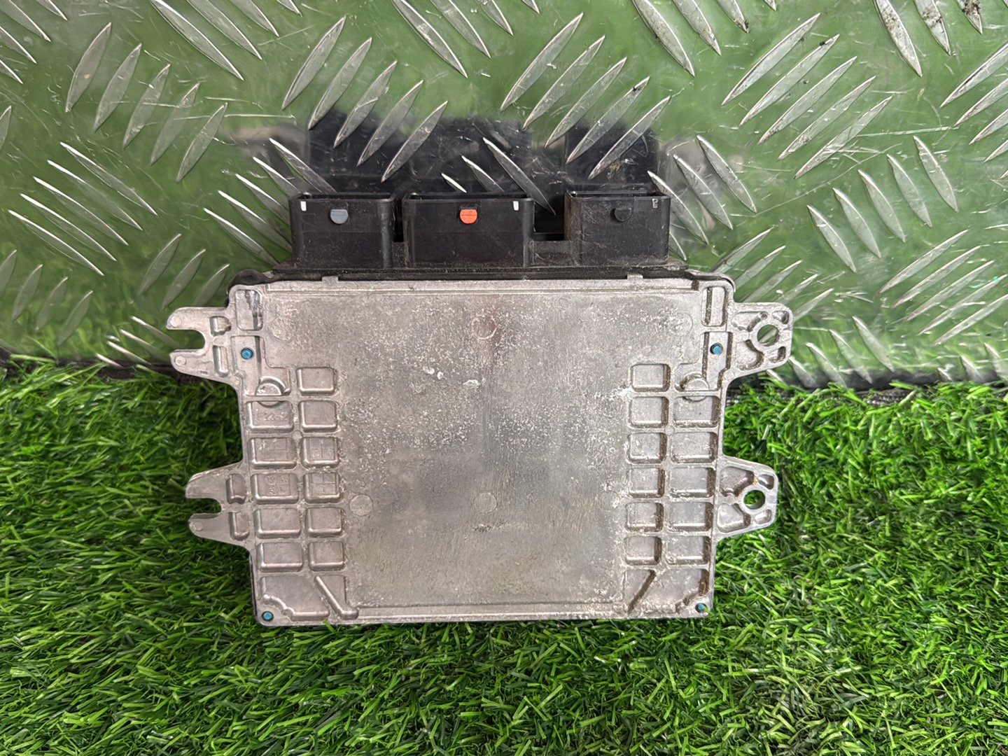 2009 - 2023 Nissan Elgrand ECU MEC123-110