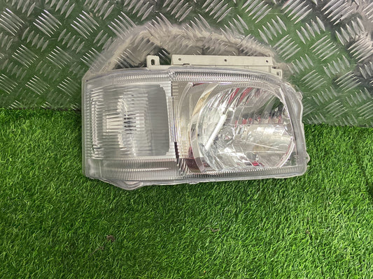 2005 - 2009 Toyota Hiace Right Headlight MX-200
