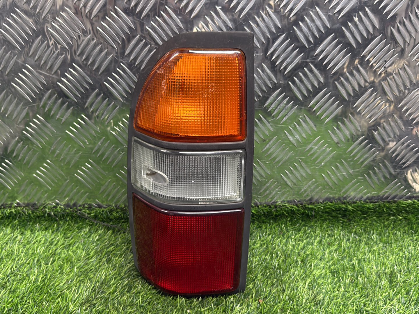 Toyota Land Cruiser Prado Left Taillight 01-212-19BOL