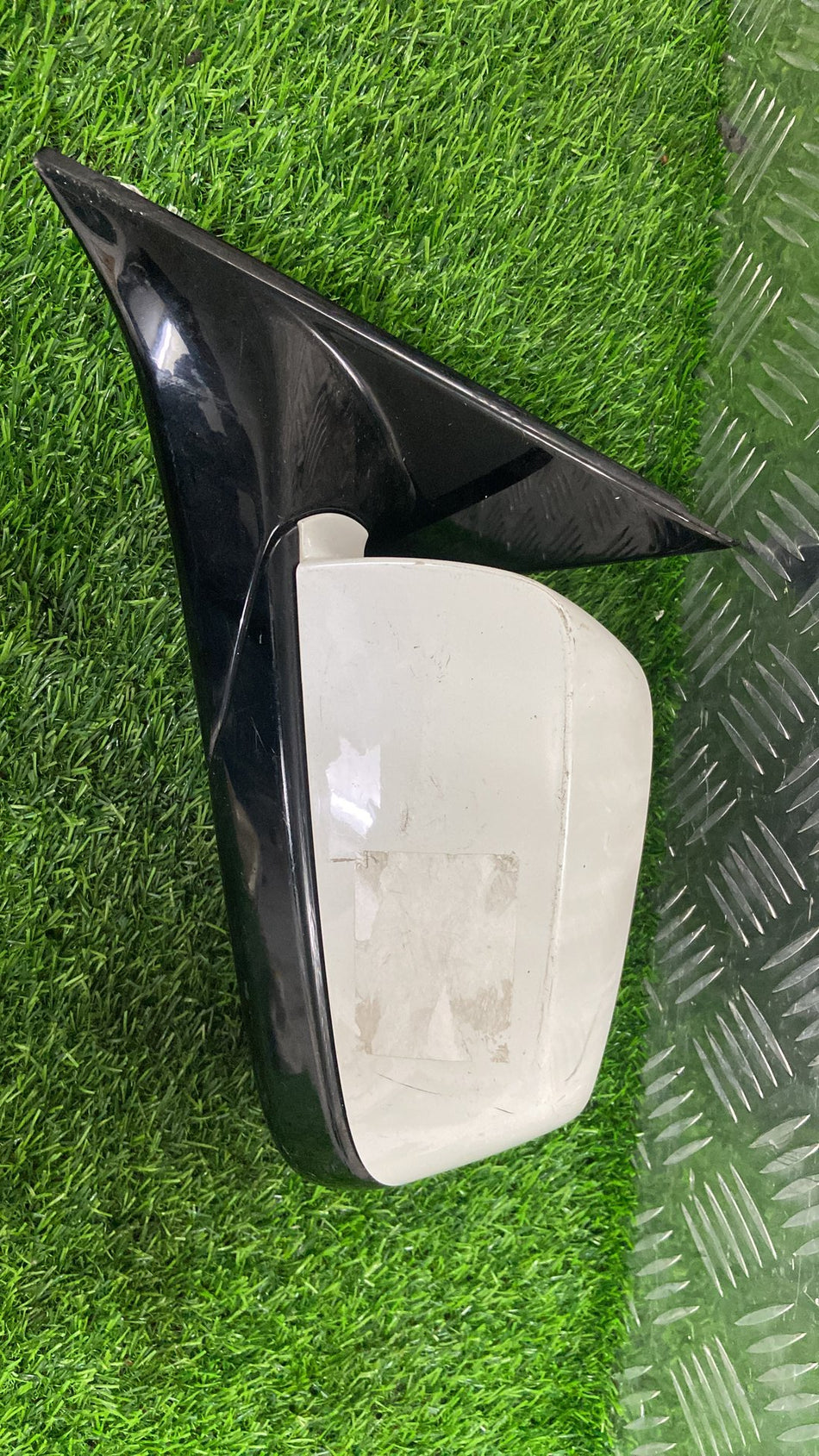 2012-2013 BMW 5 Series- Left Door Mirror PN: SOCKET 3 PIN+ 4 PIN ROUND