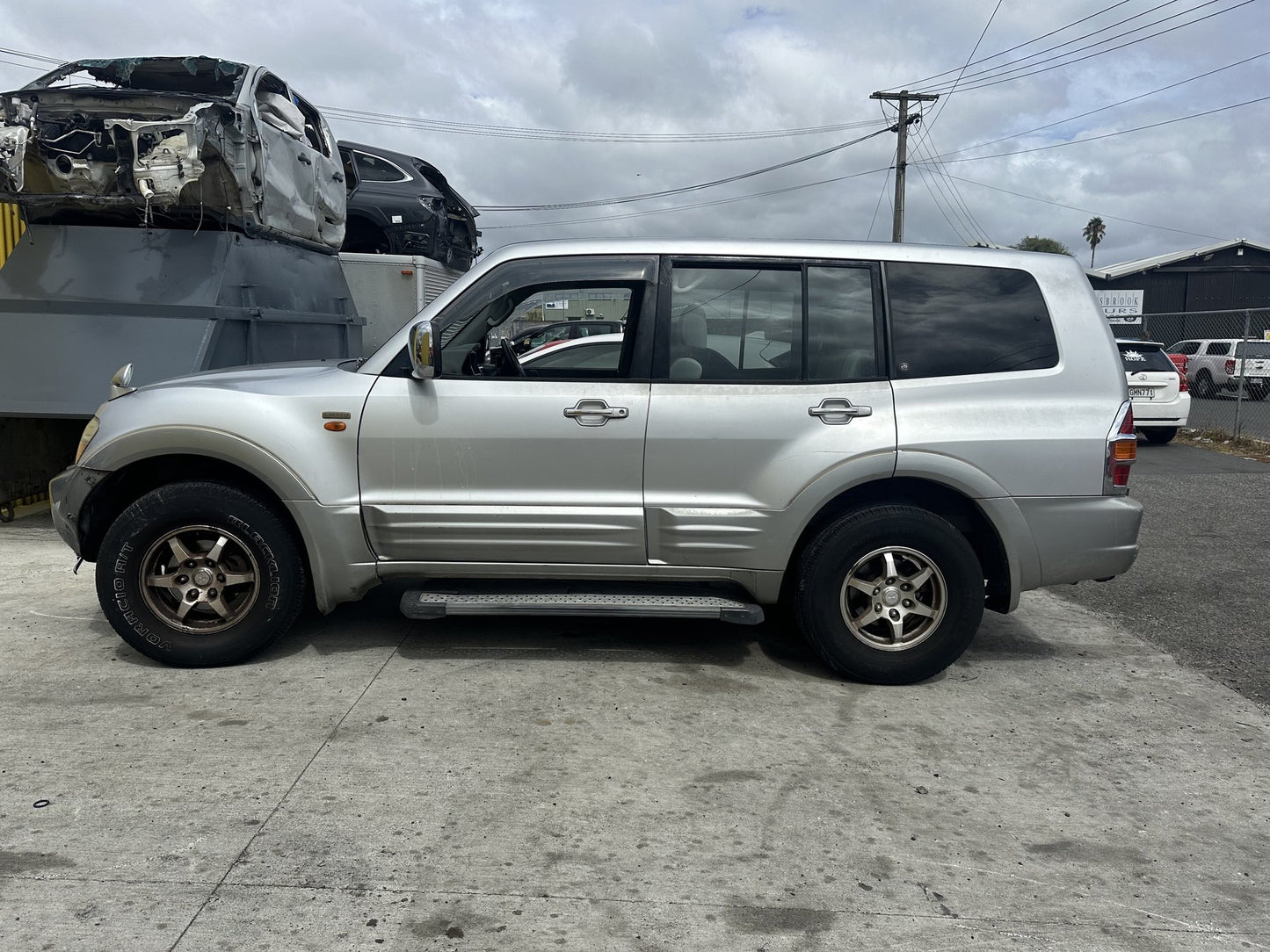 2000 Mitsubishi Pajero 6G74 LP4530 WRECKING FOR PARTS ONLY