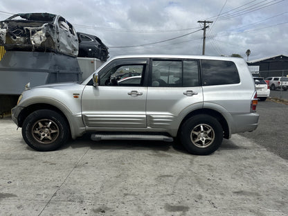 2000 Mitsubishi Pajero 6G74 LP4530 WRECKING FOR PARTS ONLY