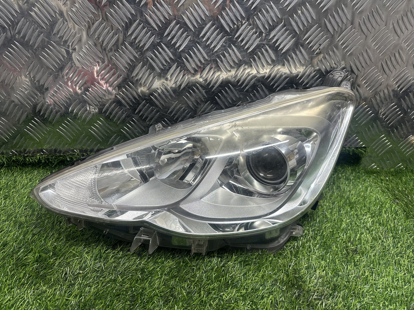 2014-2017 Toyota Aqua- Left Headlight PN: KOITO 52-291