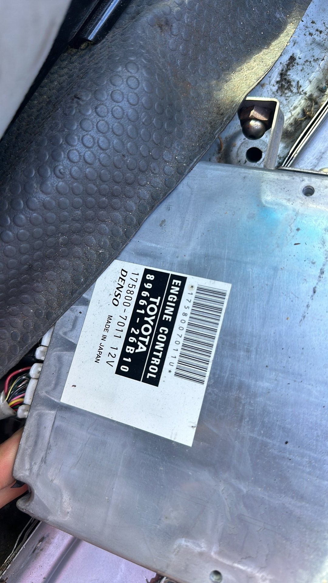 2004 Toyota Hiace 2KD-1211763 WRECKING FOR PARTS ONLY