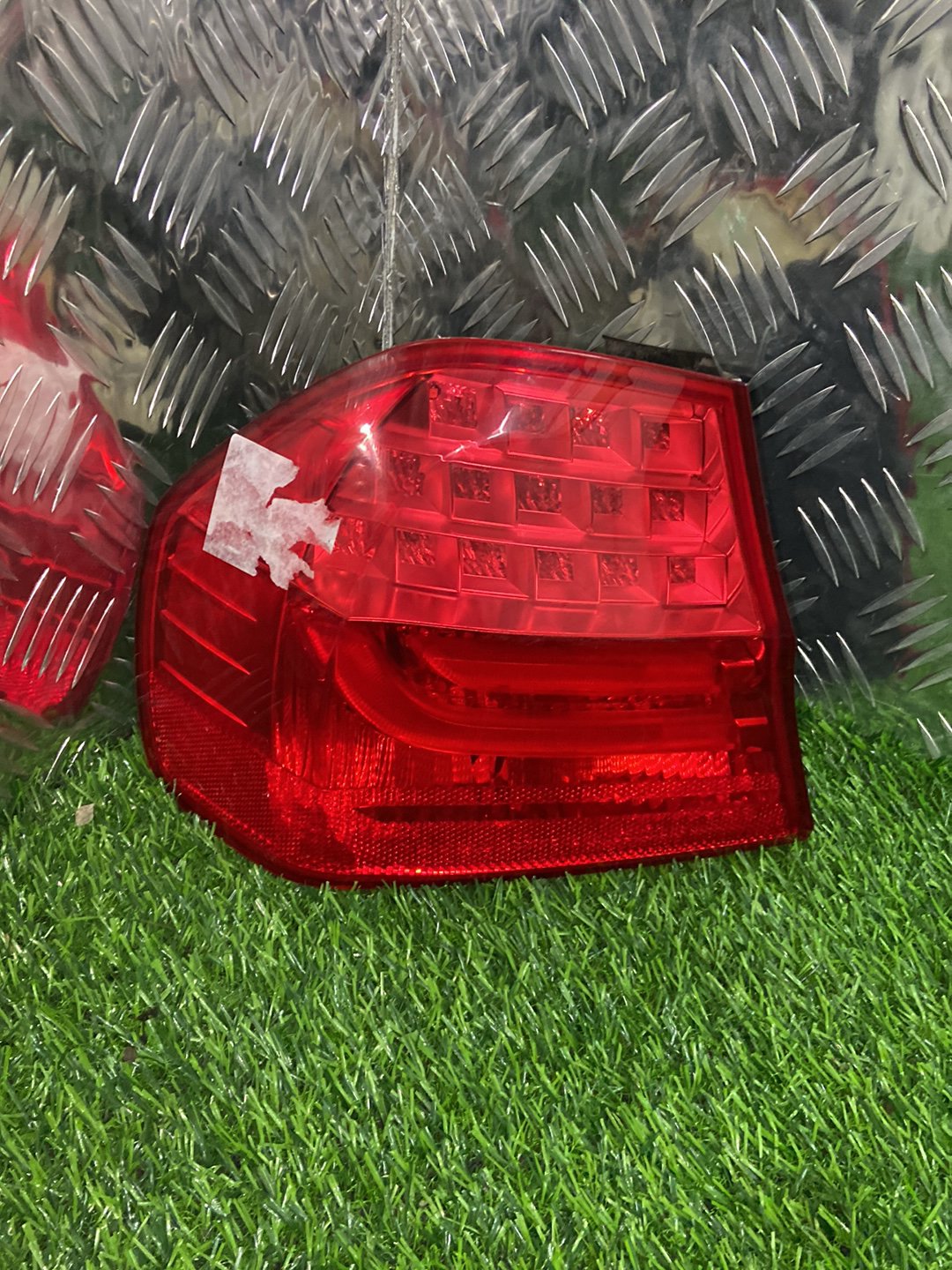 2004 - 2011 BMW 320i Left Taillight 7289425