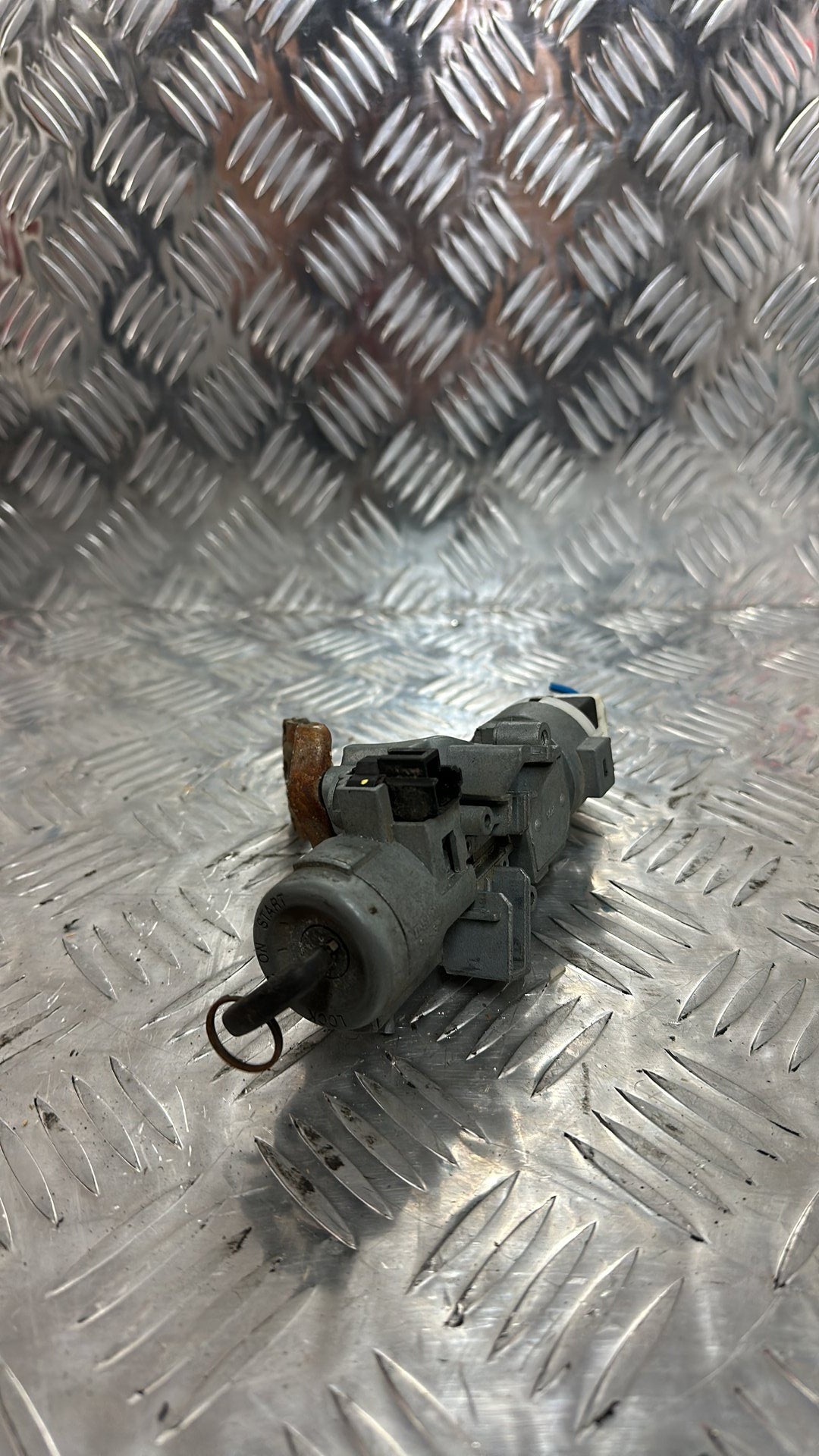 1999-2006 Mazda B-Series UN0YW- Ignition With Key PN: SL-31