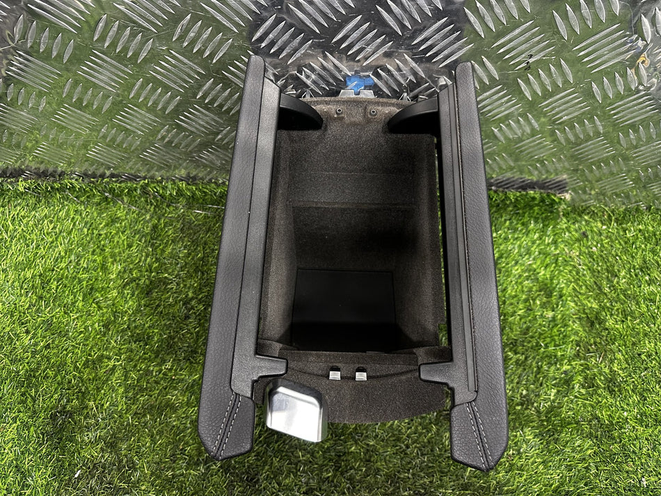2016 Mercedes-Benz GLE450 - Centre Console Storage PN: