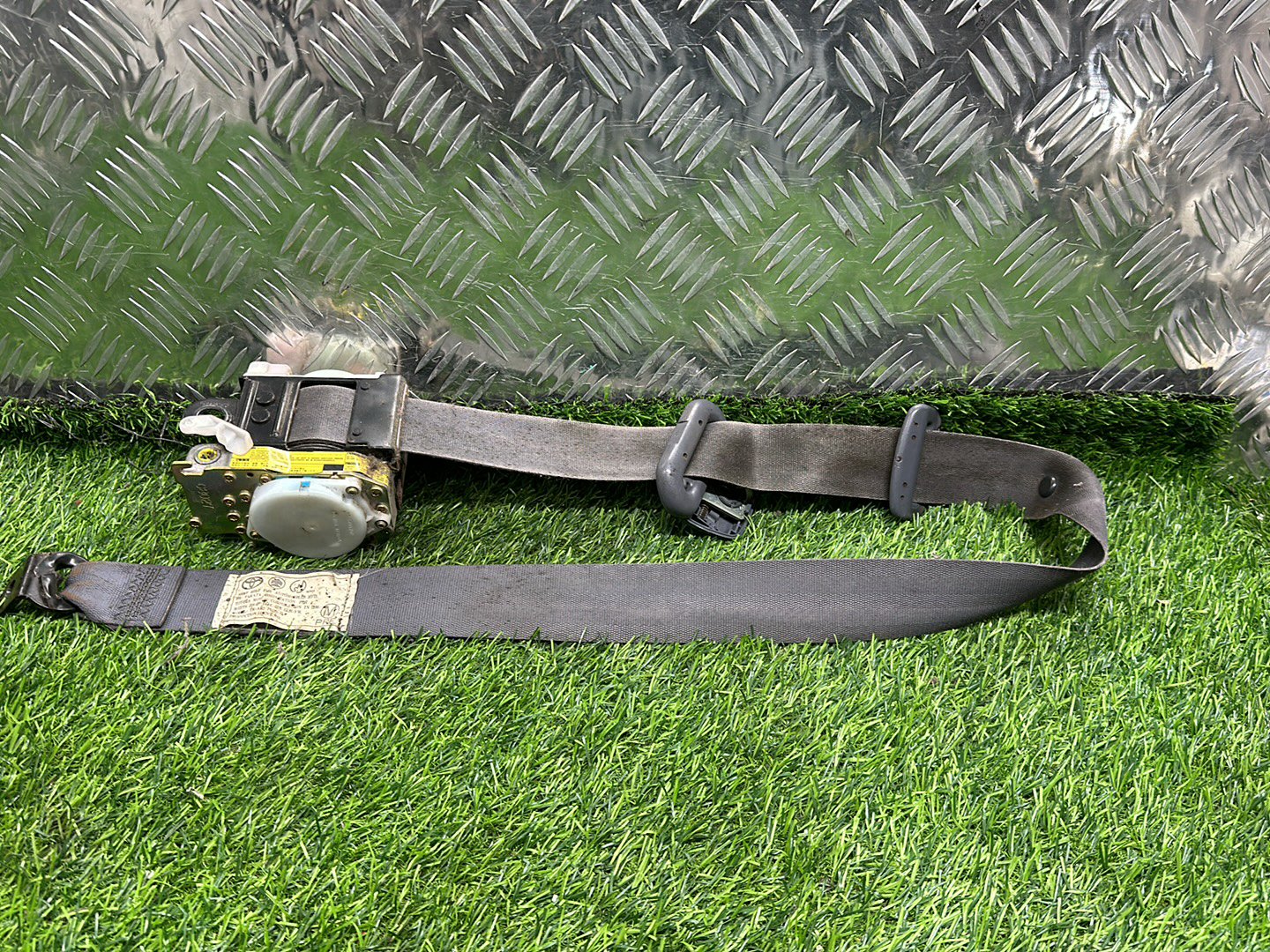 1996 - 2002 Toyota Hilux Surf Right Front Seat Belt TK-AB2-F1535-P