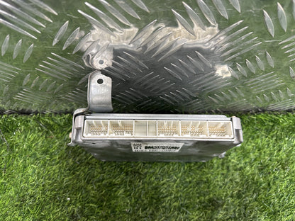 2000-2005 Toyota Estima R30 - ECU PN: 89661-28A00
