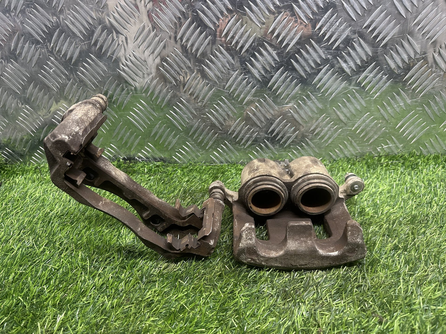 2004-2015 Nissan Navara D22- Left Front Caliper PN: TWO POT (4WD)