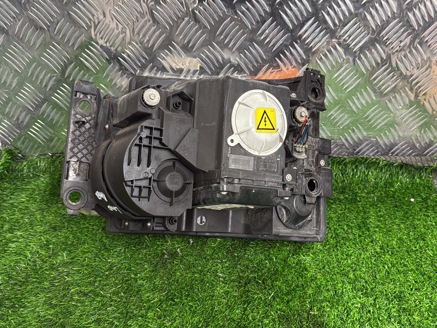 2004 - 2009 Land Rover Discovery Right Headlight XBC500042