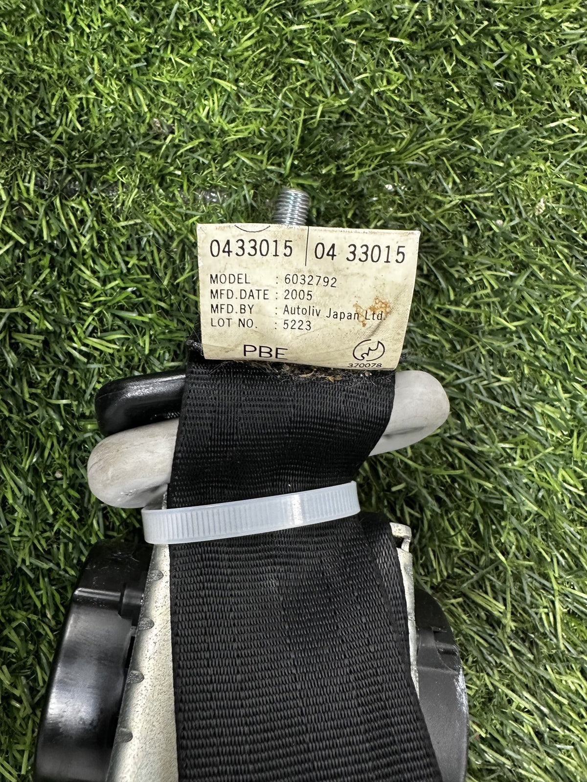 2003-2009 Mazda Axela BK - Left Front Seat Belt PN: 6032792