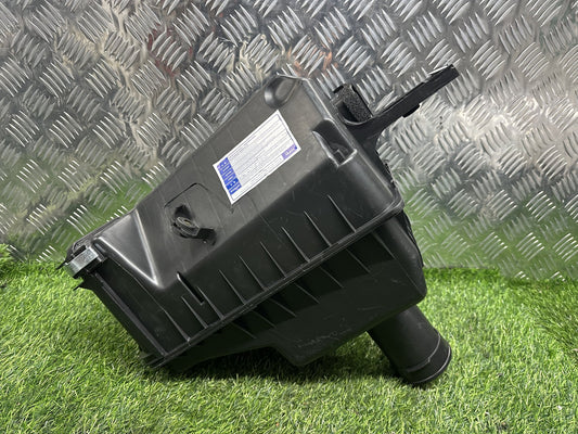 2004-2019 Toyota Hiace H200- Air Filter Box PN: CIRCLE TYPE SENSOR