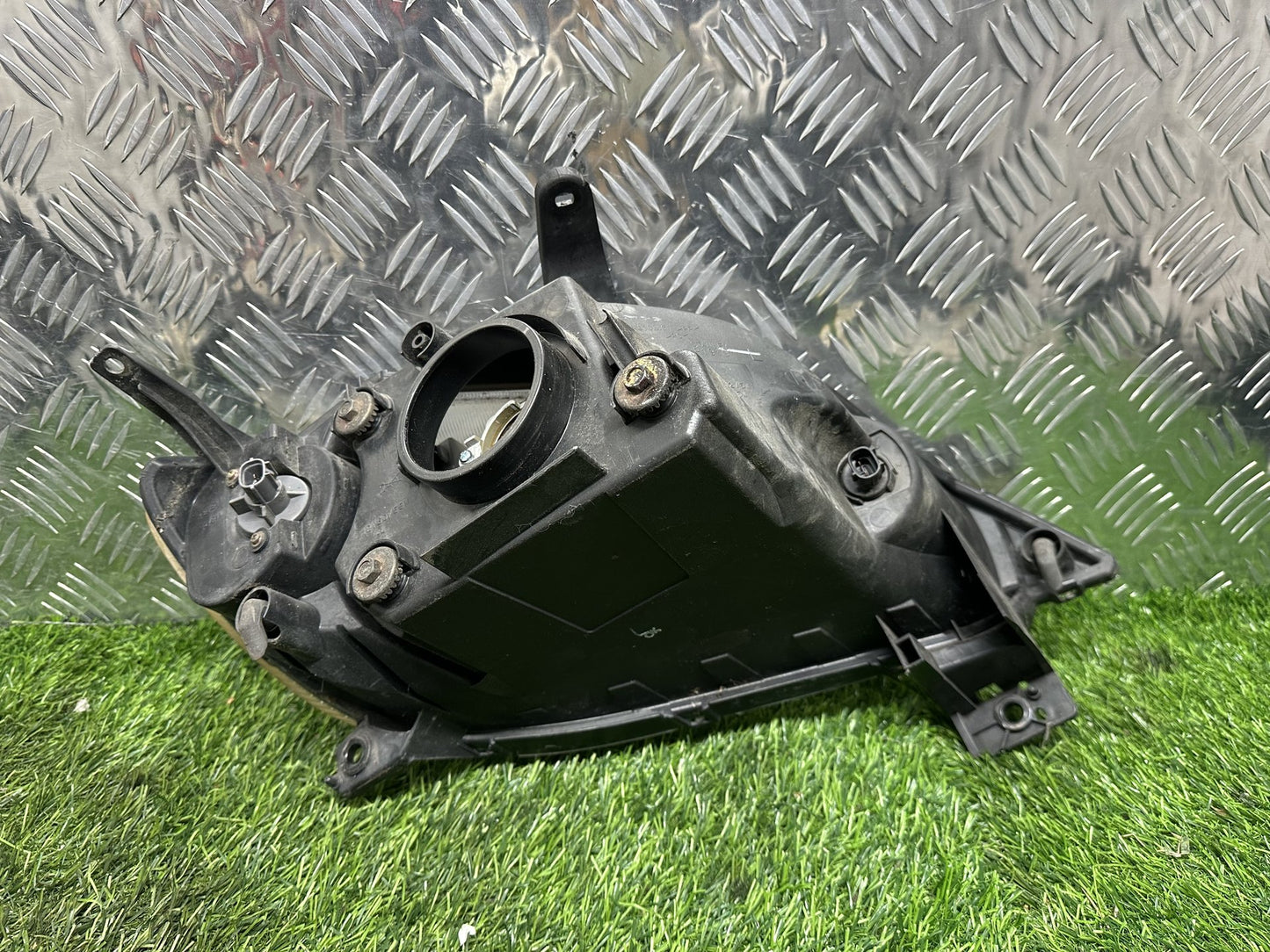 2002-2007 Mazda Demio DY- Left Headlight PN: STANLEY P1919
